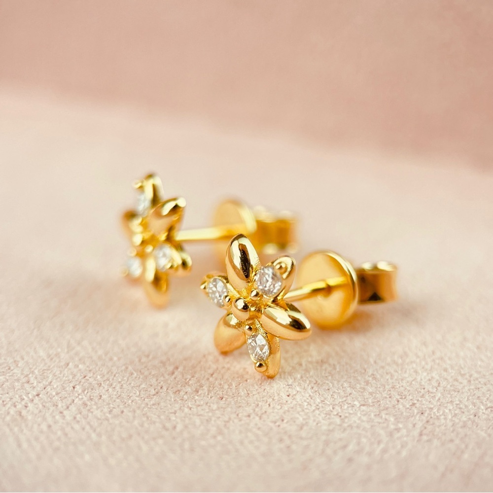 Six Pedals Flower 14K Plated S925 Moissanite Earrings - Picture 2 of 5